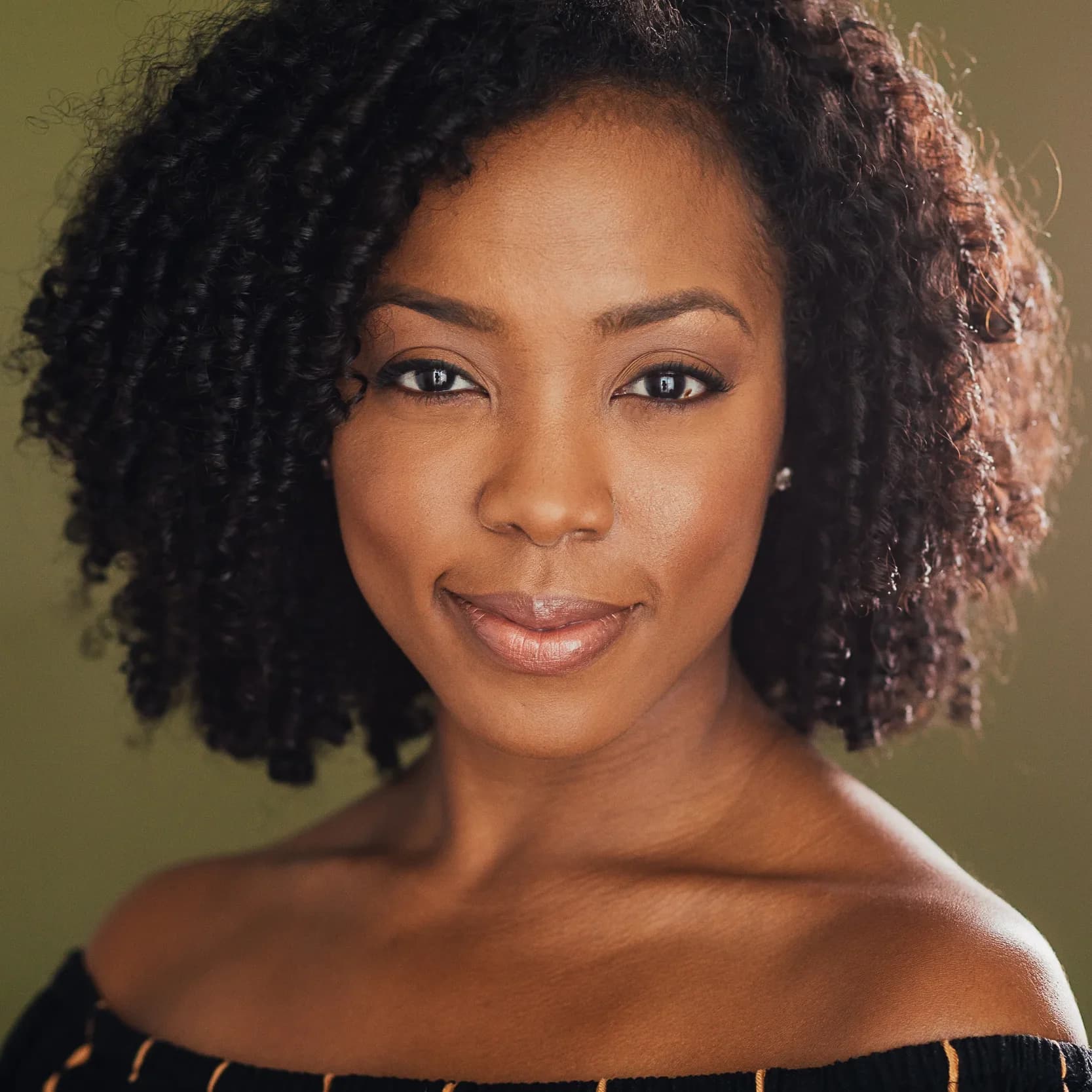 TAVIA RIVEÉ / Acting